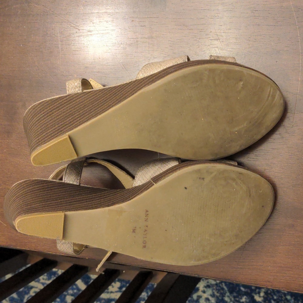 Ann Taylor wedges - Picture 3 of 11
